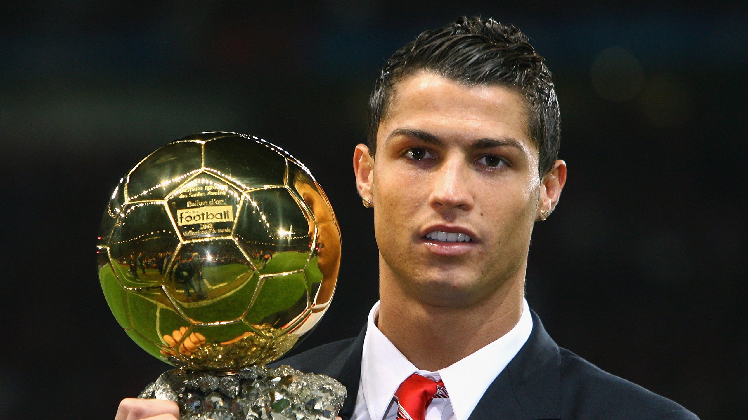 本泽马锋刃破长夜，哥伦比亚闪电战击碎加纳铁壁