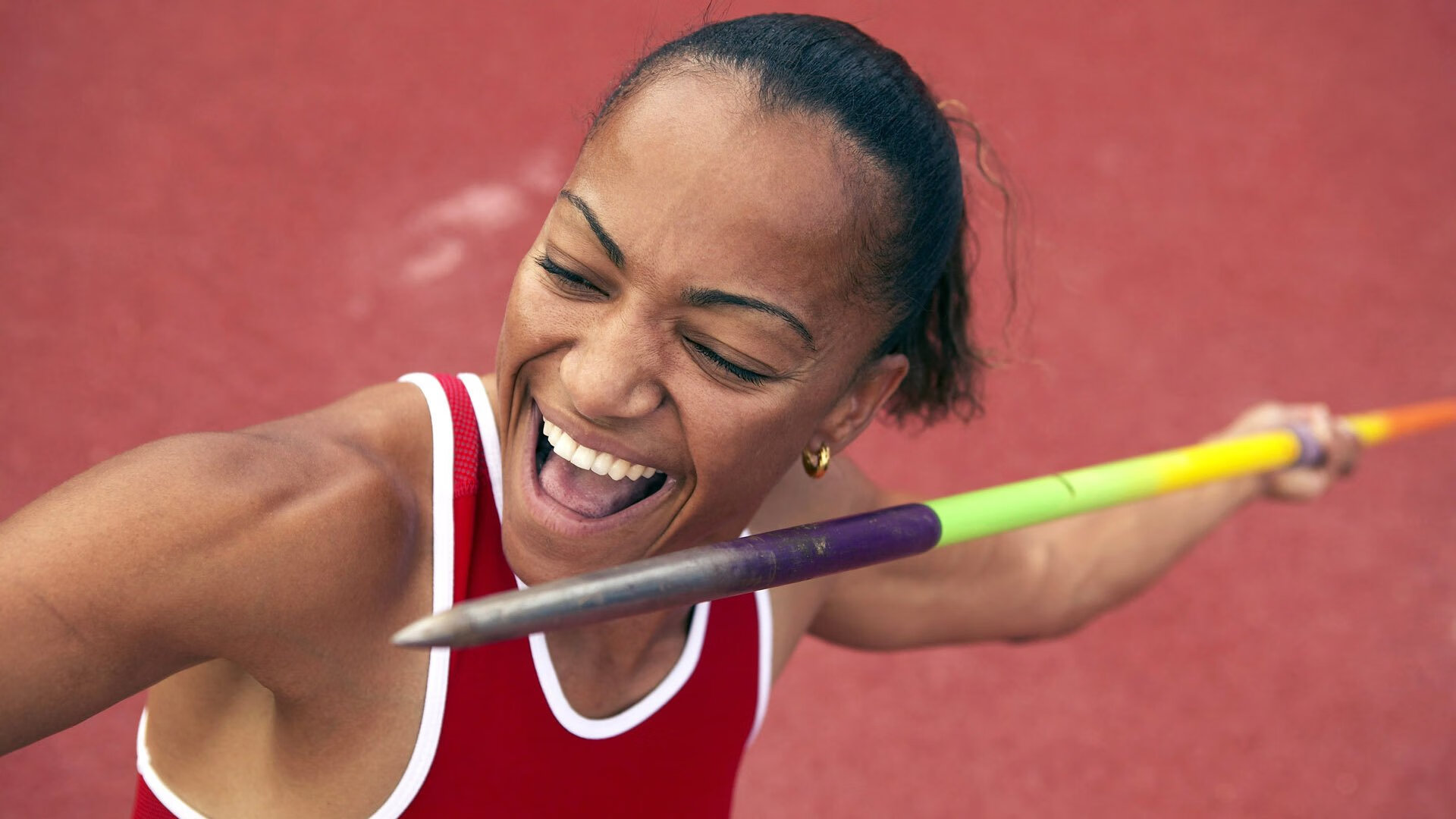 F1年度争冠之夜，布克大场面先生，当赛道轰鸣遇见球场绝杀